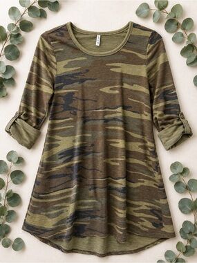 Z Supply Camo Print Long Sleeve Tunic - Olive & Dark Green Small